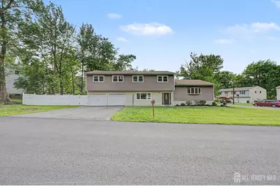 41 Montclair Avenue, Edison, NJ 08820 - Photo 2