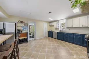 4 Jeanette St, Carteret, NJ 07008 - Photo 6