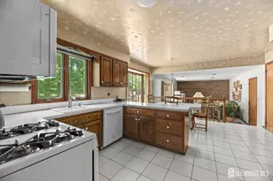 11 Aspen Cir, Edison, NJ 08820 - Photo 14