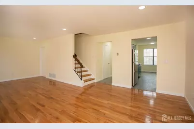 7 Cactus Court, Edison, NJ 08820 - Photo 10