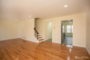 7 Cactus Ct, Edison, NJ 08820 - Photo 10