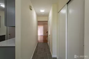 7 Cactus Ct, Edison, NJ 08820 - Photo 6