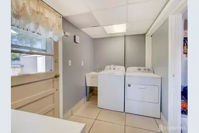 60 S Cliff Road S, Colonia, NJ 07067 - Photo 28