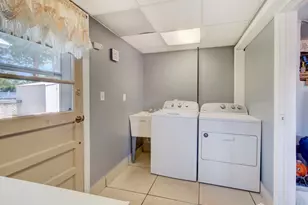 60 S Cliff Road S, Colonia, NJ 07067 - Photo 28