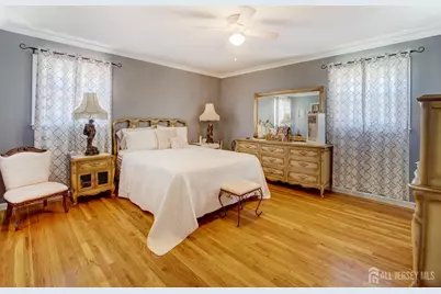 60 S Cliff Road S, Colonia, NJ 07067 - Photo 18