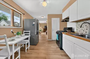 25 Kenmore Rd, Edison, NJ 08817 - Photo 8