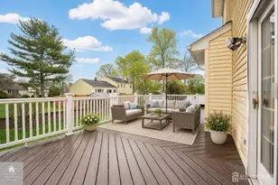 15 Lynn Ct, North Brunswick Township, NJ 08902 - Photo 2