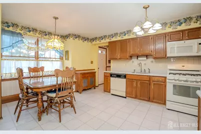 15 Lynn Court, North Brunswick Township, NJ 08902 - Photo 12