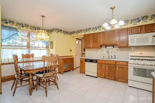 15 Lynn Ct, North Brunswick Township, NJ 08902 - Photo 12