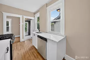 678 Ridgedale Ave, Woodbridge Township, NJ 07095 - Photo 10