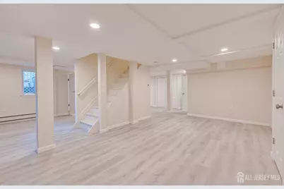 41 W Calvert Avenue, Edison, NJ 08820 - Photo 42