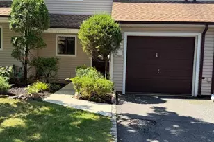12 Sunflower Ct, Edison, NJ 08820 - Photo 2