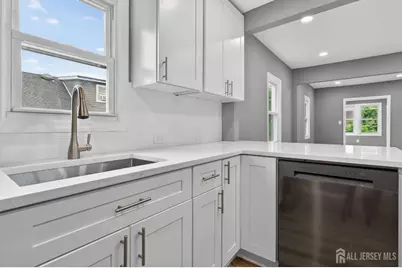 16 Gordon Street, Aberdeen Township, NJ 07721 - Photo 10