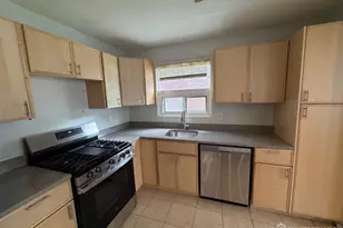 1038 Kingslalnd Ln, Fort Lee, NJ 07024 - Photo 6