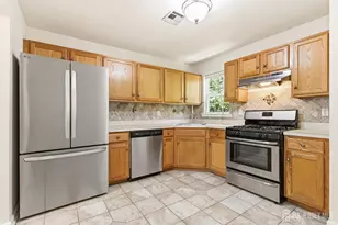 141 Forest Dr, Piscataway Township, NJ 08854 - Photo 8