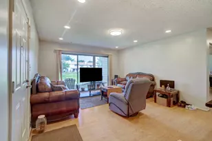 380 Lancaster Ct, Piscataway Township, NJ 08854 - Photo 2