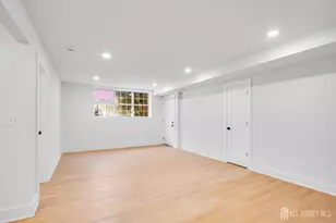 304 College Dr, Edison, NJ 08817 - Photo 8