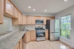 5 Pear Tree Ln, Franklin Township, NJ 08823 - Photo 8