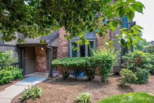93 Riverbend Dr, North Brunswick Township, NJ 08902 - Photo 4