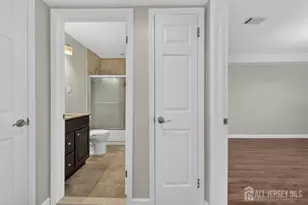 94 Beverly Hl Ter, Woodbridge Township, NJ 07095 - Photo 18