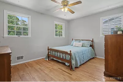 287 Crestwood Drive, Milltown, NJ 08850 - Photo 12