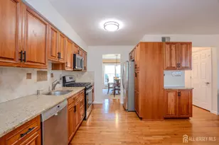 46 Lynn Ct, North Brunswick Township, NJ 08902 - Photo 10