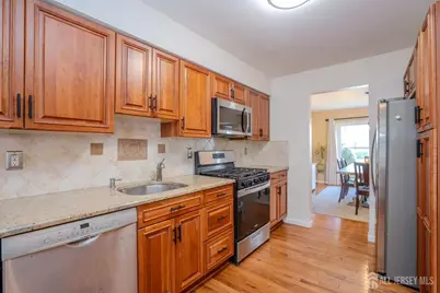 46 Lynn Court, North Brunswick Township, NJ 08902 - Photo 8