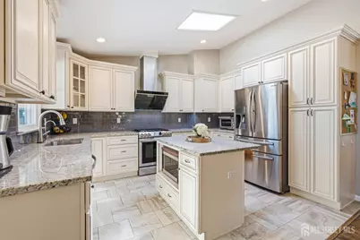 25 Merker Drive, Edison, NJ 08837 - Photo 10