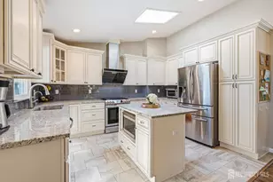 25 Merker Dr, Edison, NJ 08837 - Photo 10