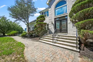 2 Verdi Rd, Monroe Township, NJ 08831 - Photo 4