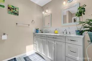 200 Franklin Pl, Marlboro Township, NJ 07751 - Photo 20