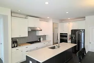 27 Wisteria Ct, Monroe Township, NJ 08831 - Photo 6