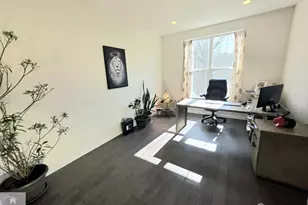 27 Wisteria Ct, Monroe Township, NJ 08831 - Photo 10