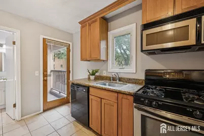 92 Paul Robeson Boulevard, New Brunswick, NJ 08901 - Photo 8