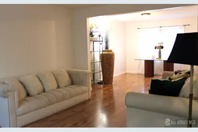 39 Independence Court, Piscataway Township, NJ 08854 - Photo 2