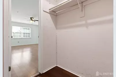 209 Newport Court, Fords, NJ 08863 - Photo 14