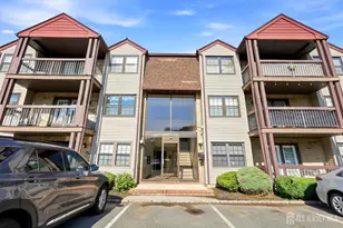 209 Newport Ct, Fords, NJ 08863 - Photo 1
