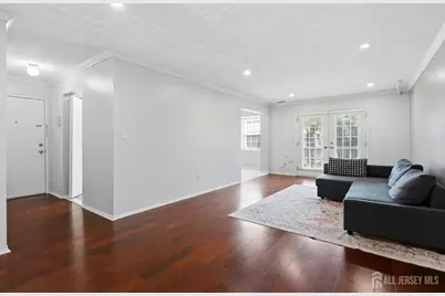 209 Newport Court, Fords, NJ 08863 - Photo 4