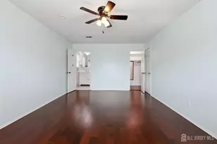 209 Newport Ct, Fords, NJ 08863 - Photo 12