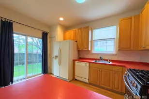 315 Birch Ct, New Brunswick, NJ 08901 - Photo 8