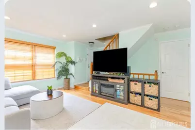 40 Lantern Lane, Sayreville, NJ 08872 - Photo 2