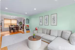 40 Lantern Ln, Sayreville, NJ 08872 - Photo 8