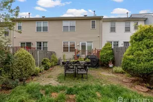 40 Lantern Ln, Sayreville, NJ 08872 - Photo 18