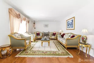 4 Allison Ct, Edison, NJ 08820 - Photo 8