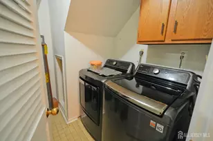 1702 Oak Ct, South Brunswick Township, NJ 08852 - Photo 10