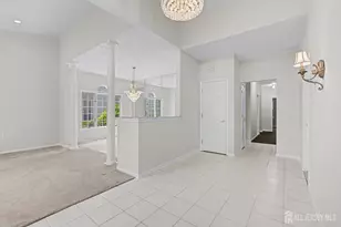 17 Umberland Pl, Monroe Township, NJ 08831 - Photo 4