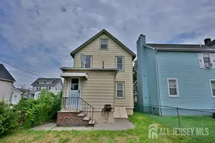 43 Christopher St, Carteret, NJ 07008 - Photo 2