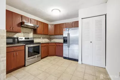 334 Lancaster Court, Piscataway Township, NJ 08854 - Photo 8