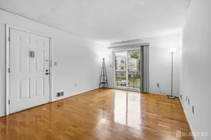 334 Lancaster Ct, Piscataway Township, NJ 08854 - Photo 6