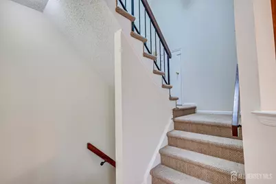 2 Farnham Square, Sayreville, NJ 08859 - Photo 20